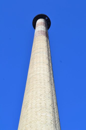 Revize továrního komínu