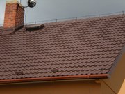Renovace taškové střechy, očištění, penetrace, dvojitý nástřik