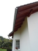 21-nater-drevenych-podhledu-na-rodinnem-dome-004.jpg