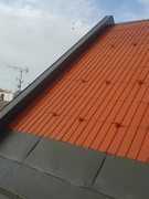 Nátěr střechy syntetickým nátěrem